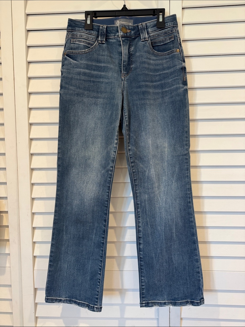 Democracy Women's Ankle Crop Straight-Leg Jeans in Medium Blue Wash